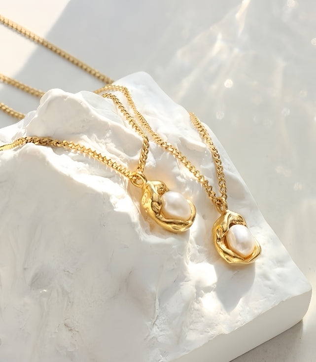 Tide Pearl Necklace